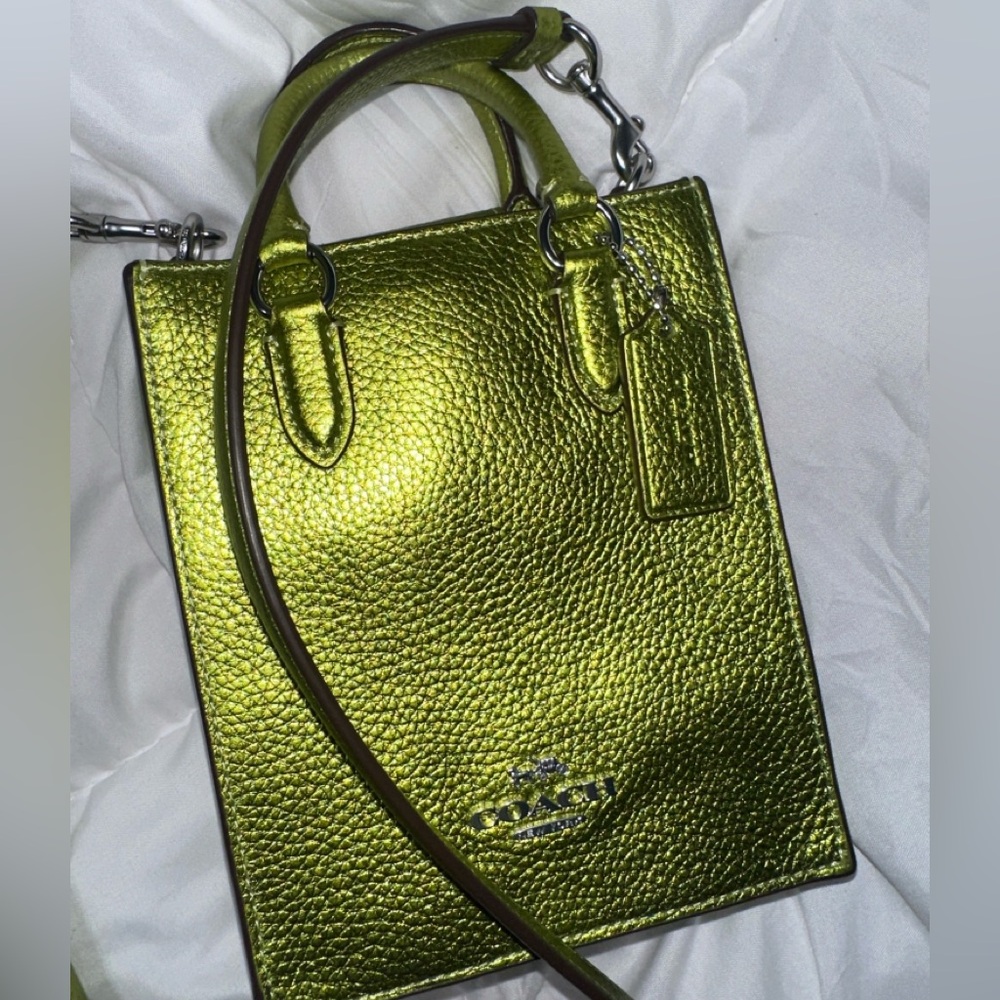 Coach Mini Tote Bag
Crossbody Neon Green Pebbled Metallic